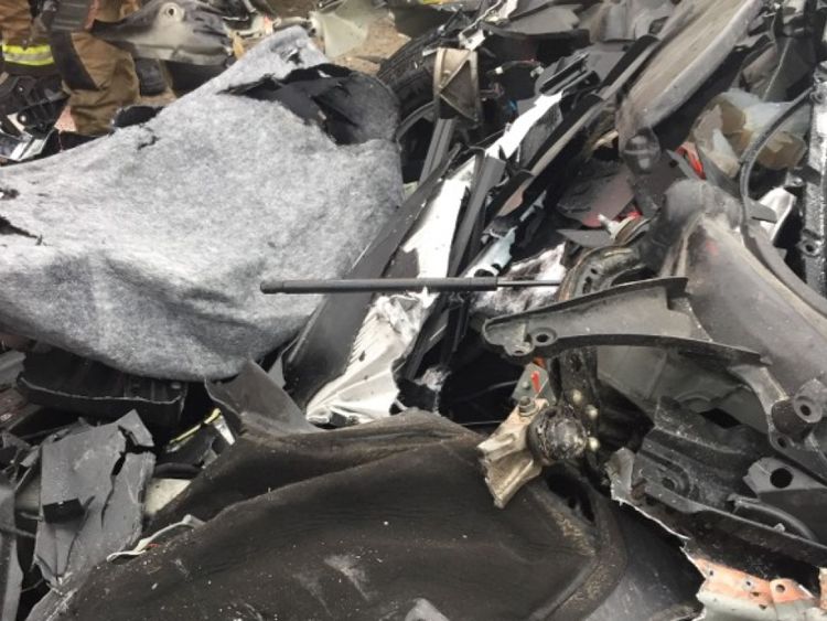 Autopilot Tesla crashes into truck at red light - Loveworld UK