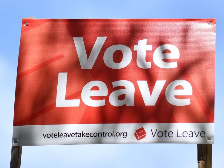 A &#39;Vote Leave&#39; sign is seen by the roadside near Charing urging people to vote for Brexit in the upcoming EU referendum is seen on the roadside near Charing south east of London on June 16, 2016. Britain goes to the polls in a week on June 23 to vote to leave or remain in the European Union. / AFP PHOTO / BEN STANSALL (Photo credit should read BEN STANSALL/AFP/Getty Images)

